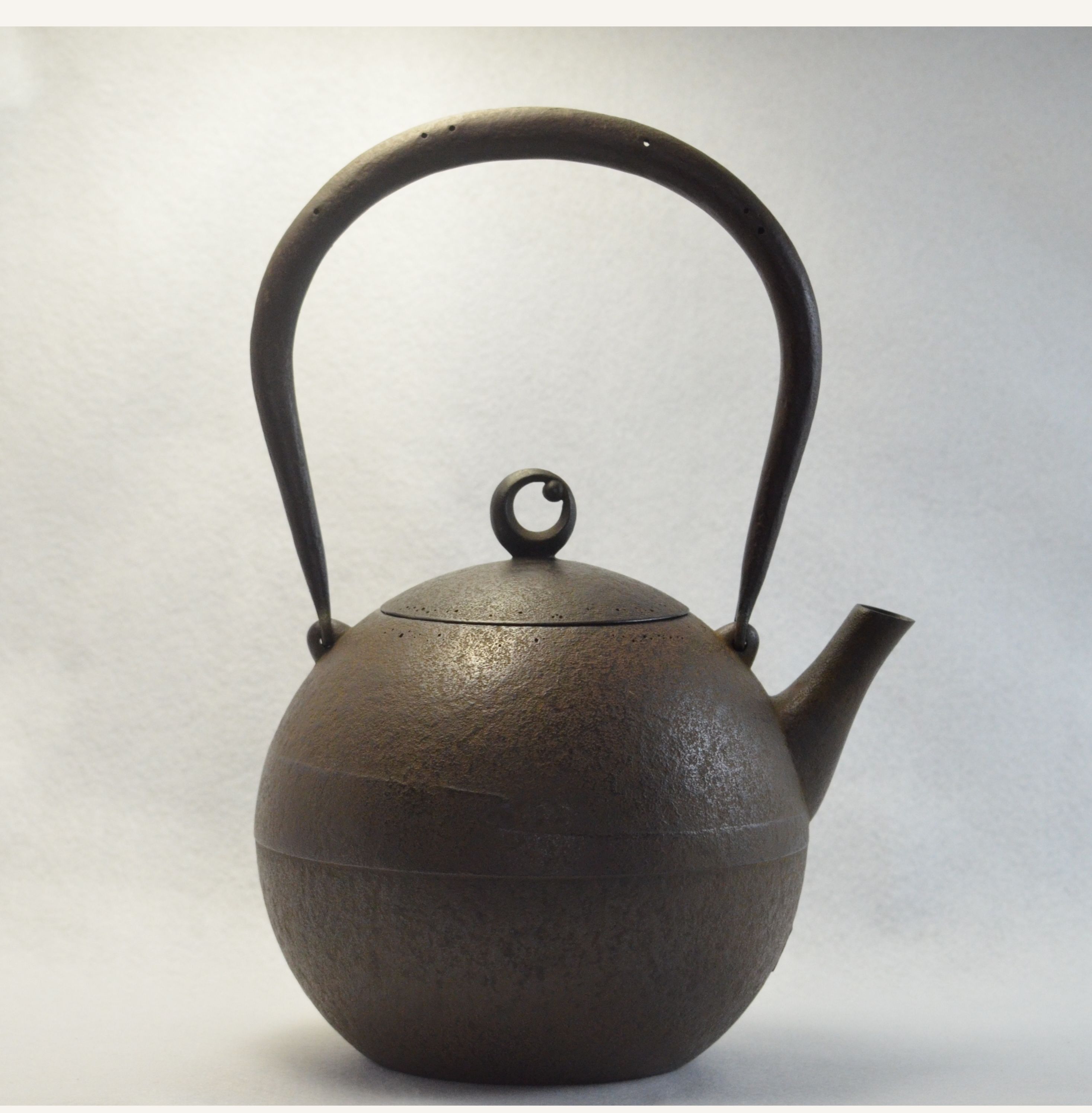 朧月鉄瓶の写真